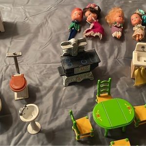Die cast vintage dollhouse furniture
